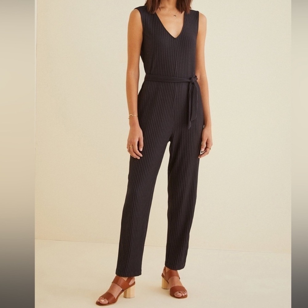 Amour Vert Black Ribbed V neck Jumpsuit NWT Medium